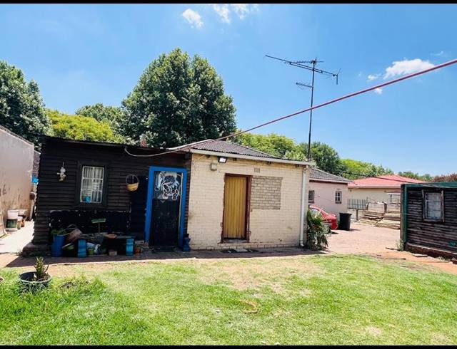 16 BEDROOM HOUSE FOR SALE IN BRENTHURST